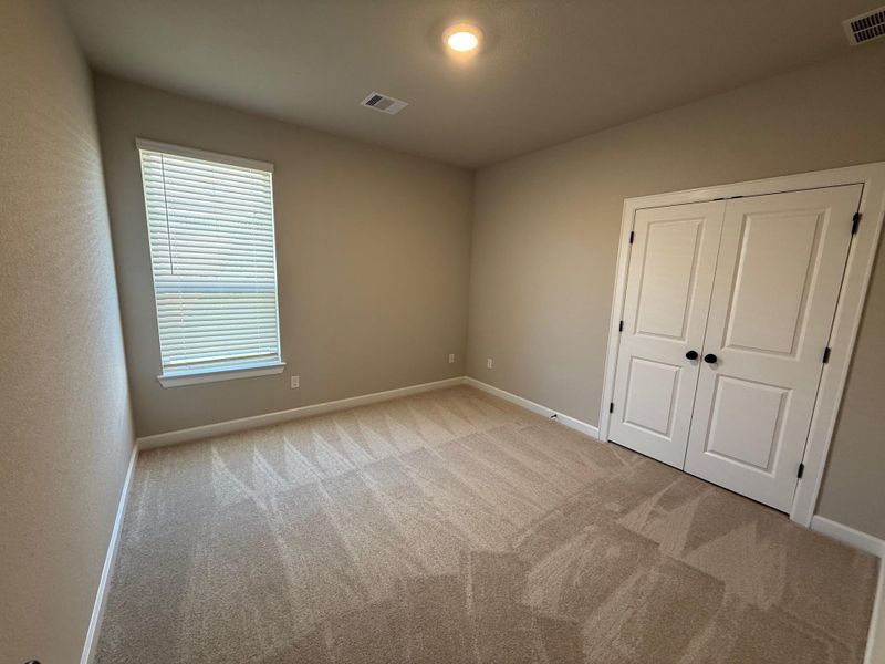 Spacious, unfurnished interior of a new home in Wellborn Settlement, College Station (Image 13).