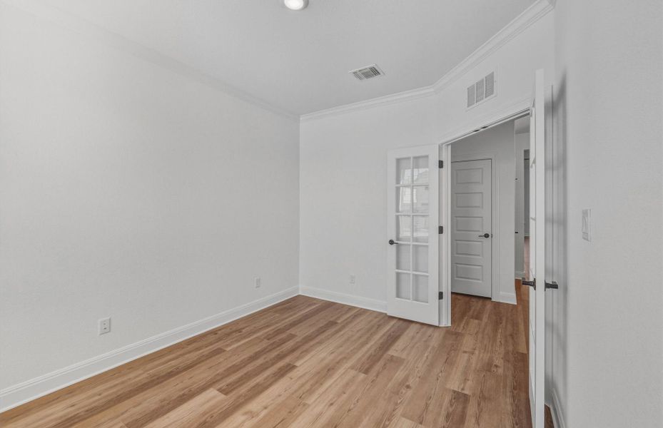 Spacious, unfurnished interior of a new home in Santa Rita Ranch, Liberty Hill (Image 39).