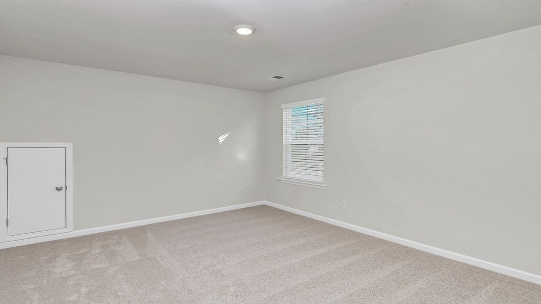Spacious, unfurnished interior of a new home in Gates Village, Lugoff (Image 28).