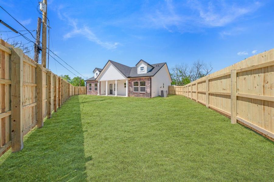 Exterior details and patio area of a home in , Sulphur Springs (Image 4).