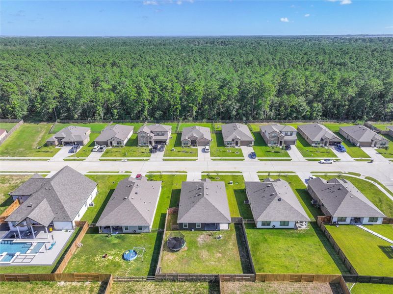 Family-friendly community with two playgrounds, close to fishing at White’s Park, nearby golf course, and just minutes to local schools and shopping.