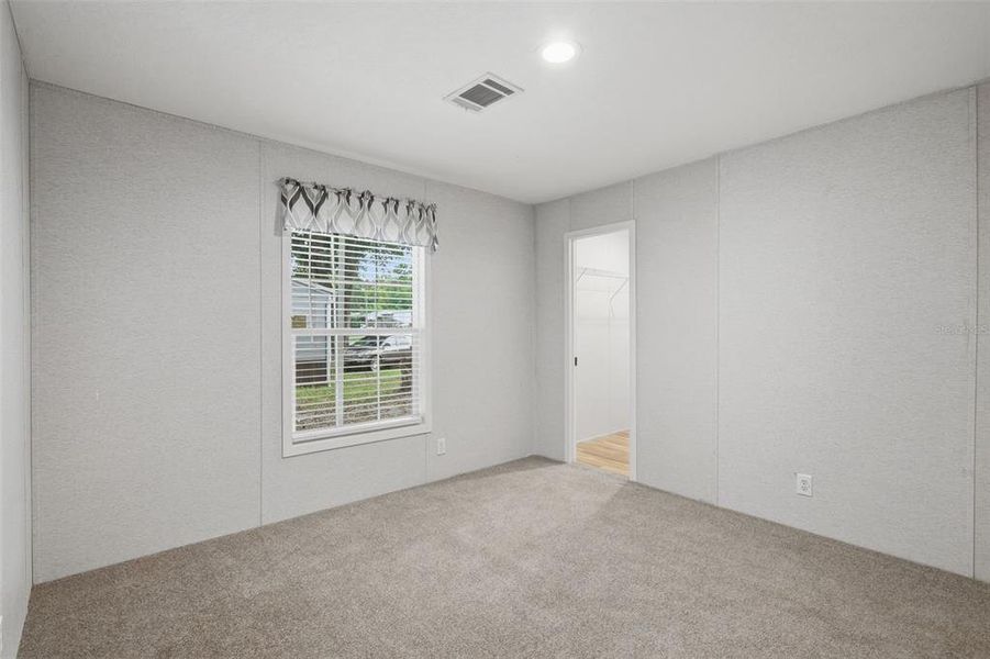 Spacious, unfurnished interior of a new home in , Casselberry (Image 23).