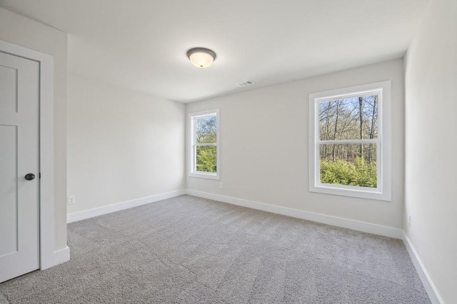 Spacious, unfurnished interior of a new home in , Hartwell (Image 41).