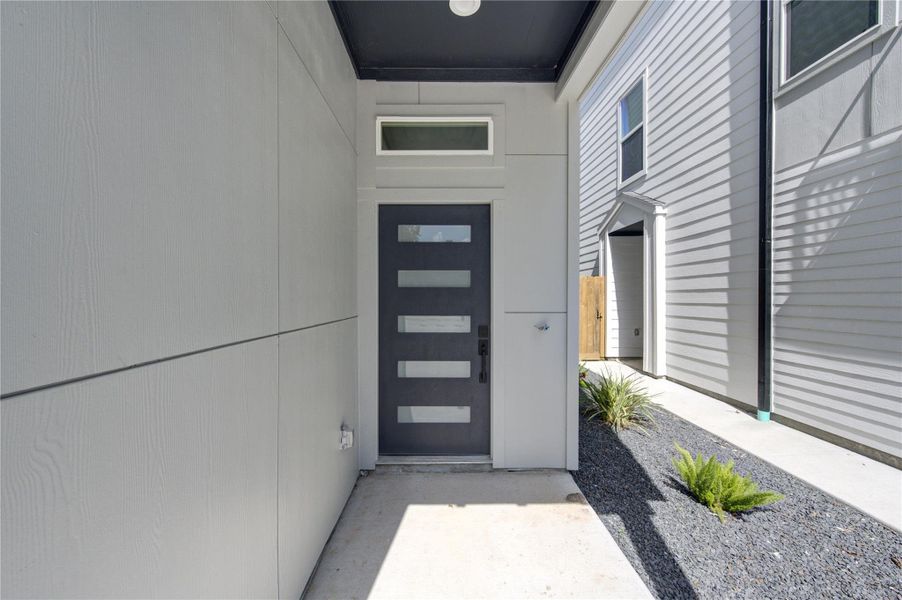 Exterior details and patio area of a home in , Houston (Image 19).