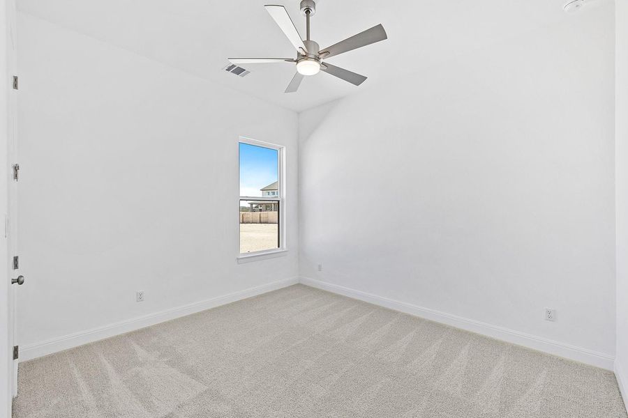 Spacious, unfurnished interior of a new home in Lariat - 70', Liberty Hill (Image 17).