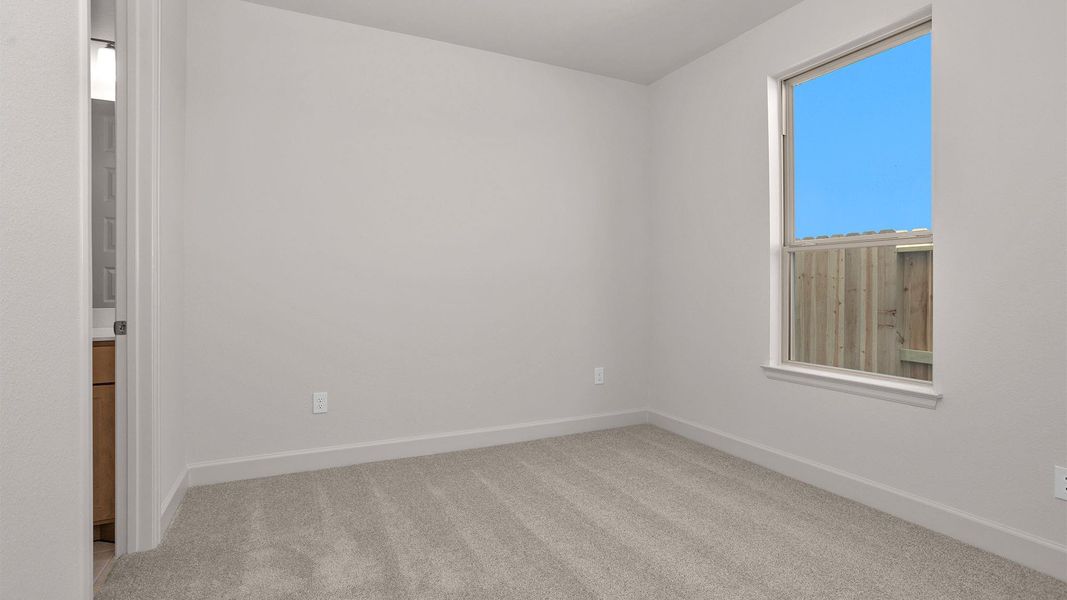Spacious, unfurnished interior of a new home in Valencia, Manvel (Image 11).