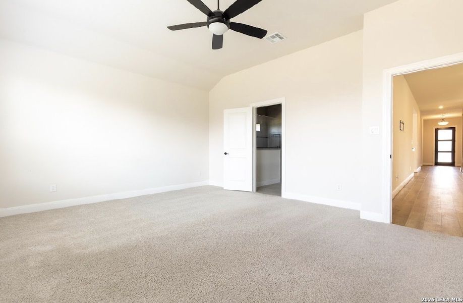 Spacious, unfurnished interior of a new home in The Reserve at Weston Oaks, San Antonio (Image 12). Spacious, unfurnished interior of a new home in The Reserve at Weston Oaks, San Antonio (Image 12).