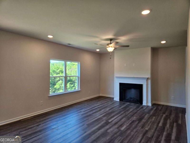 Spacious, unfurnished interior of a new home in Maddox Station, Eatonton (Image 14).