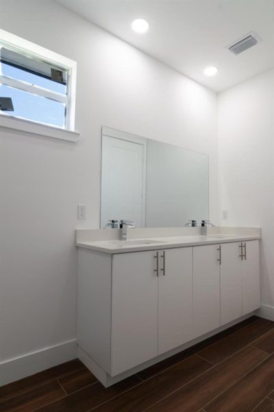 2nd full Bathroom 2nd full Bathroom