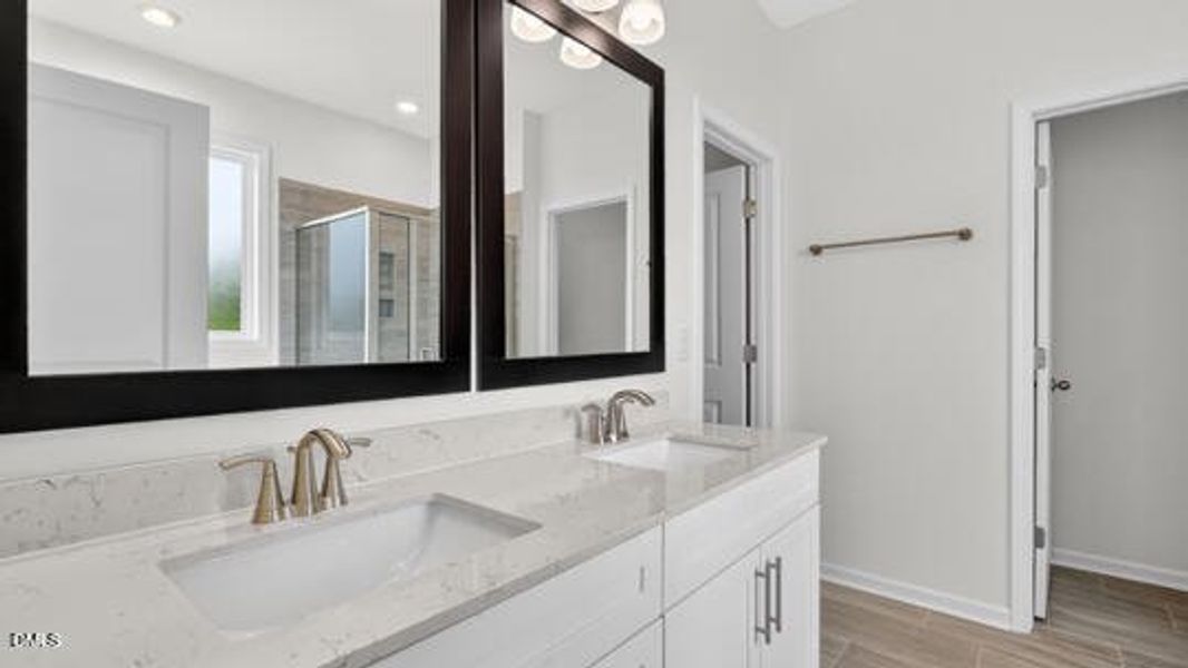 Manors at Haywood Glen_Lucas G_306_White
