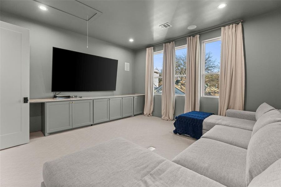 Furnished interior view inside a new home in , Dallas (Image 11).