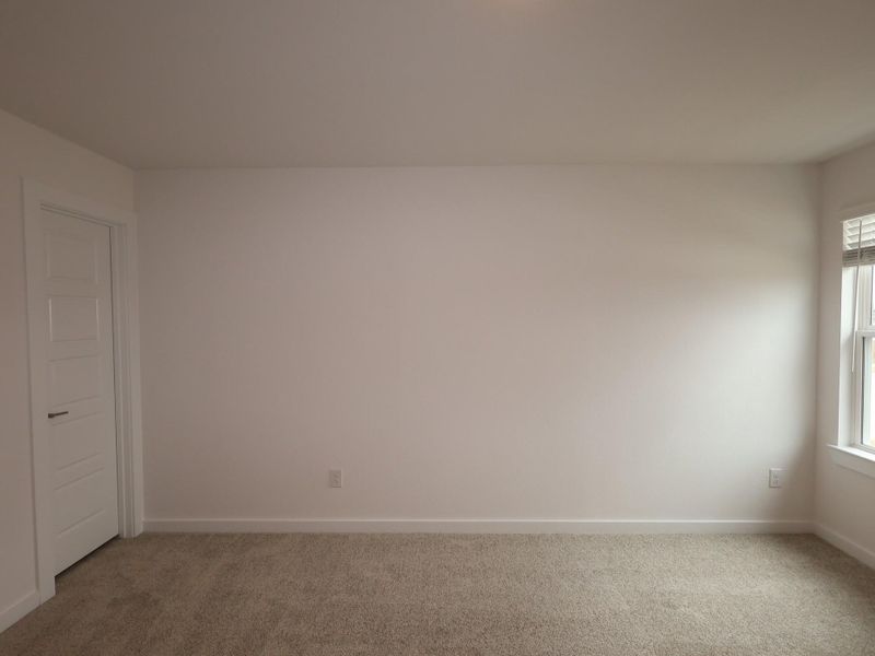 Spacious, unfurnished interior of a new home in Summerview, Fulshear (Image 28).