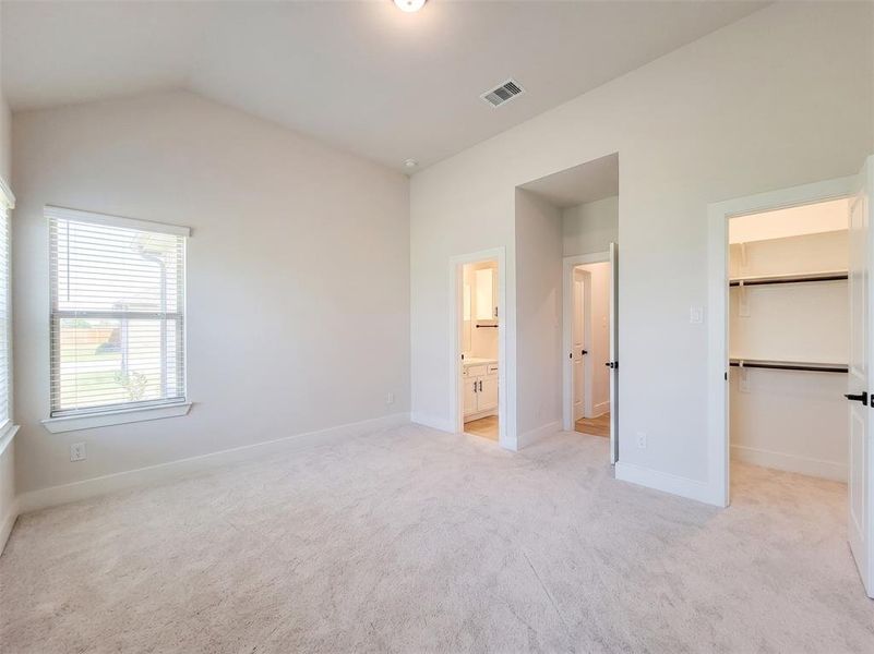 Spacious, unfurnished interior of a new home in , Midlothian (Image 20).