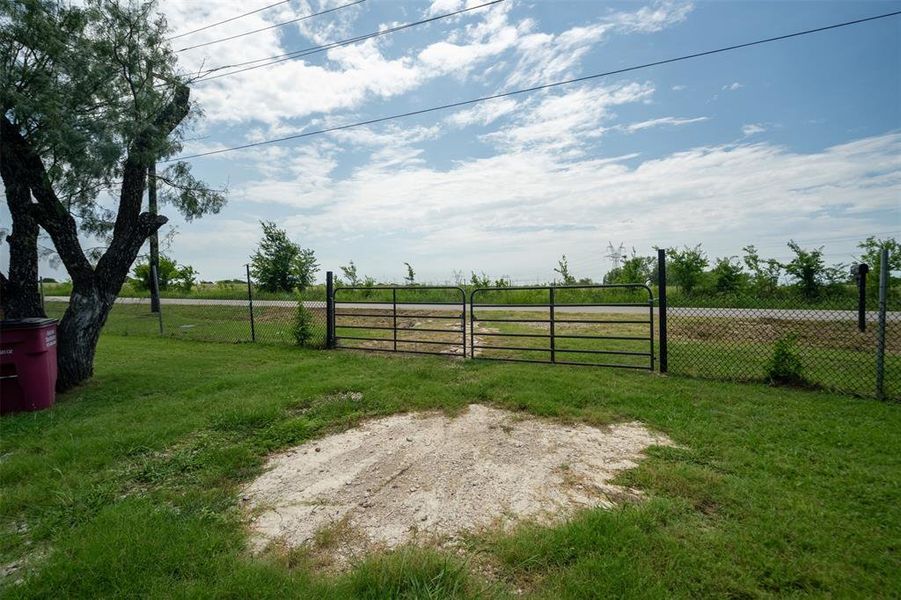 Natural landscape and outdoor views near in Kaufman (Image 27). Natural landscape and outdoor views near in Kaufman (Image 27).