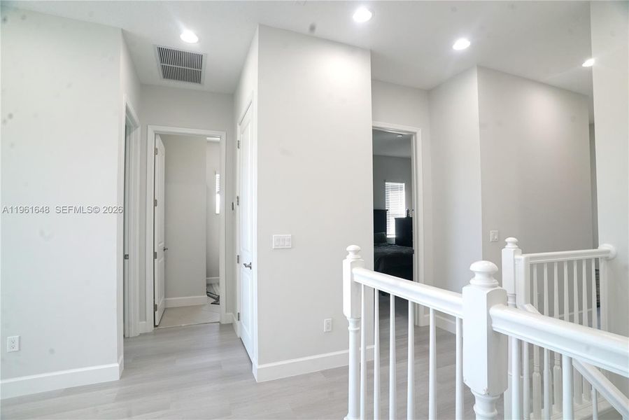 Spacious, unfurnished interior of a new home in , Westlake (Image 23).