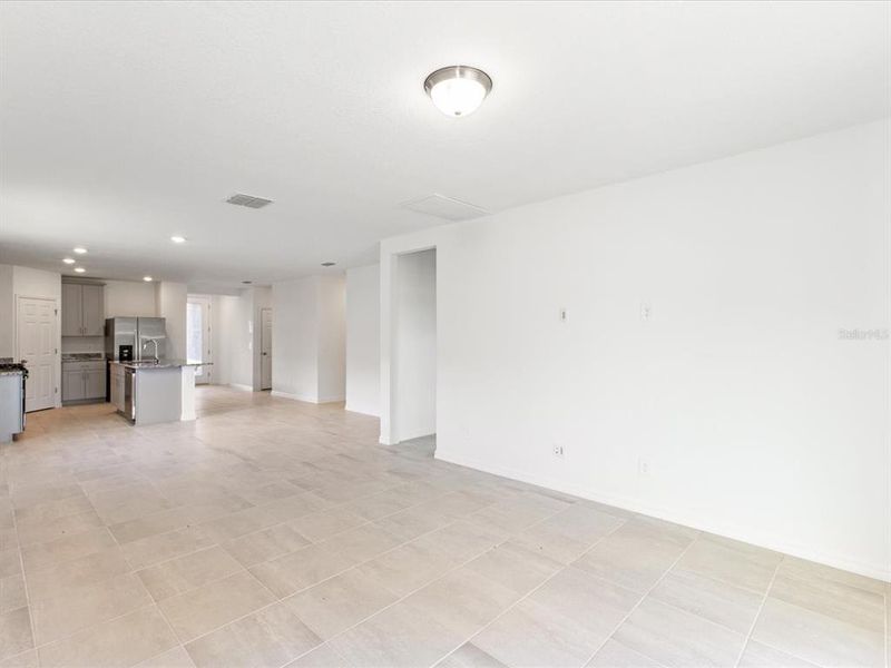 Spacious, unfurnished interior of a new home in The Meadow at Crossprairie, St. Cloud (Image 10).