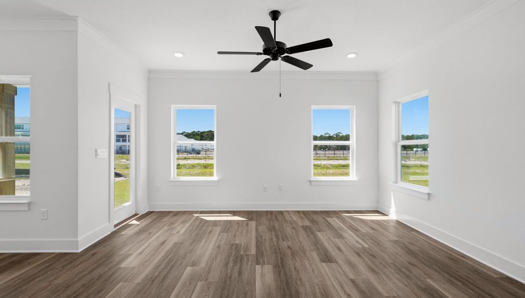Spacious, unfurnished interior of a new home in Colonial East, Panama City Beach (Image 17). Spacious, unfurnished interior of a new home in Colonial East, Panama City Beach (Image 17).