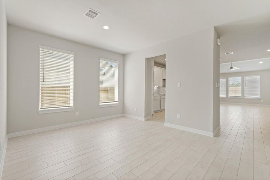 Spacious, unfurnished interior of a new home in Briarwood Crossing, Rosenberg (Image 25). Spacious, unfurnished interior of a new home in Briarwood Crossing, Rosenberg (Image 25).