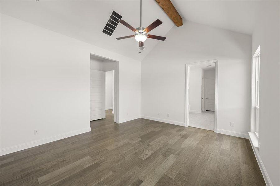 Spacious, unfurnished interior of a new home in Walsh Ranch 60', Fort Worth (Image 20). Spacious, unfurnished interior of a new home in Walsh Ranch 60', Fort Worth (Image 20).