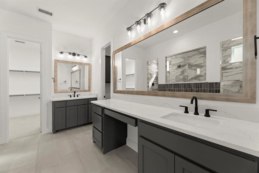 16. 16322 Old Westbury - Bath