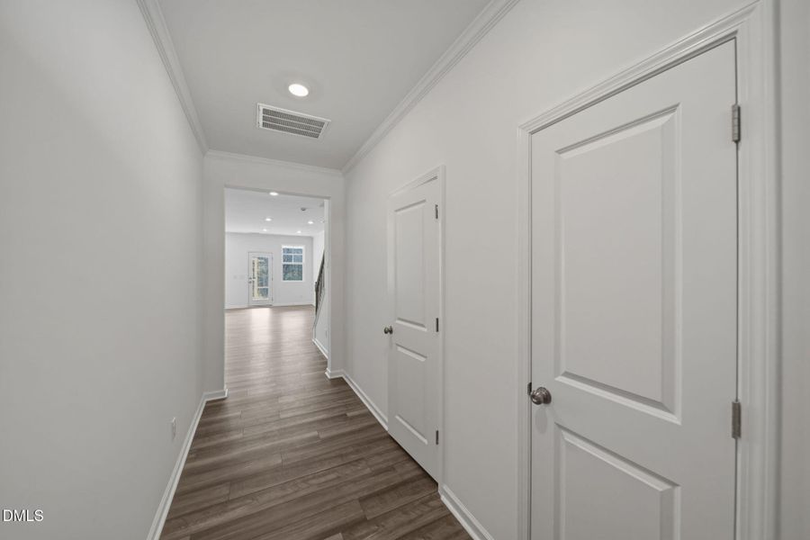 SUN_Everlee_Pic_CarsonII_QMI_259_Foyer_1