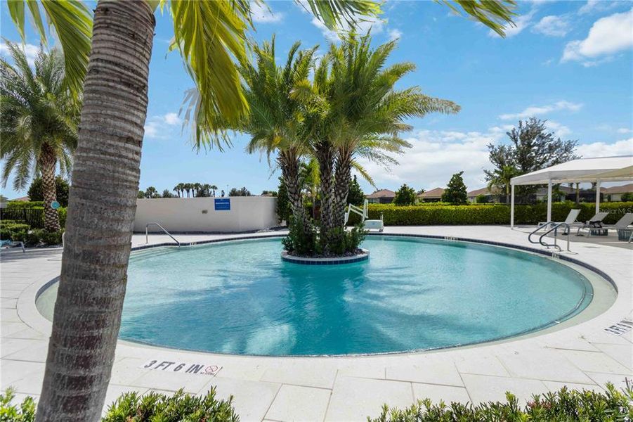 Walking resistance pool