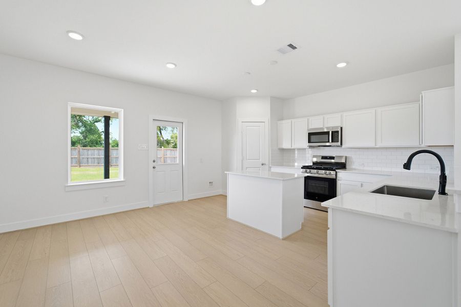 Furnished interior view inside a new home in Bluestem, Brookshire (Image 9).