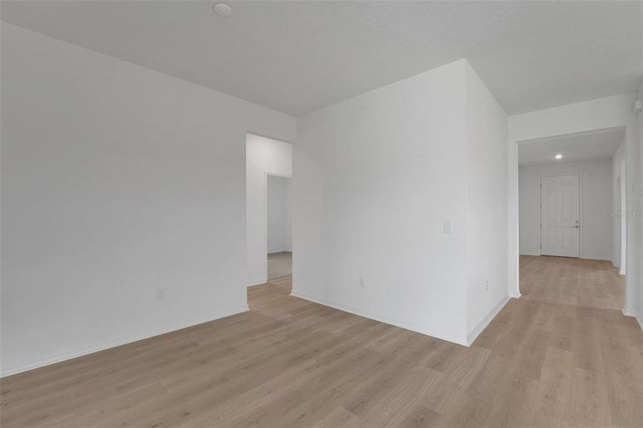 Spacious, unfurnished interior of a new home in Tuscan Hills, Dade City (Image 39).