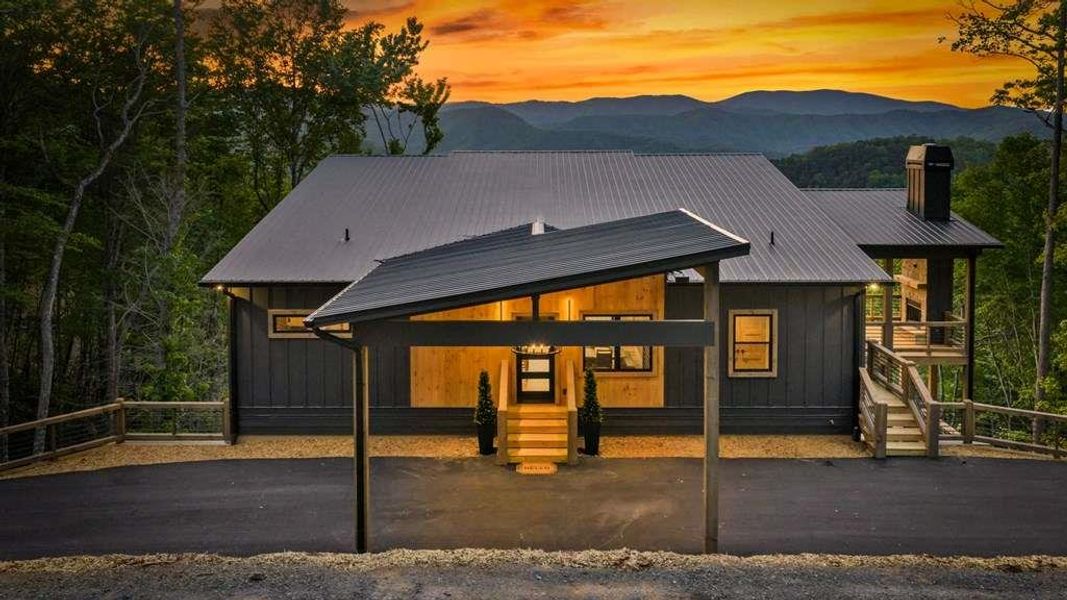 Exterior details and patio area of a home in , Blue Ridge (Image 26).