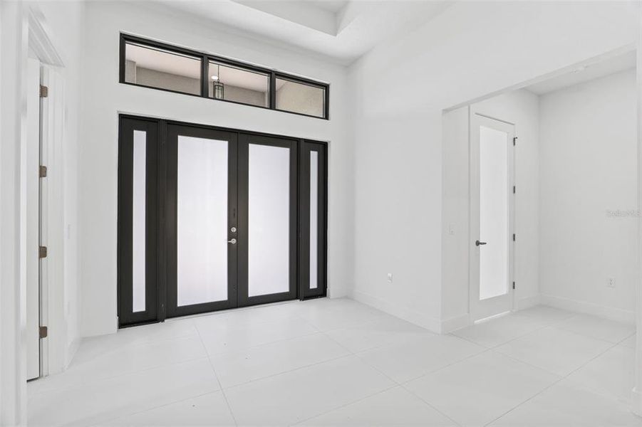 Spacious, unfurnished interior of a new home in , Malabar (Image 18).