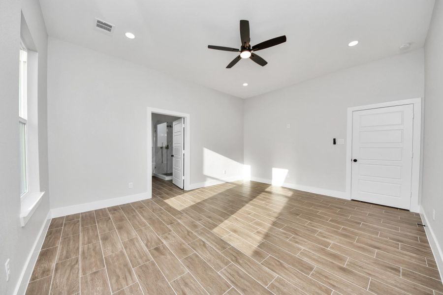 Spacious, unfurnished interior of a new home in , Plantersville (Image 27).