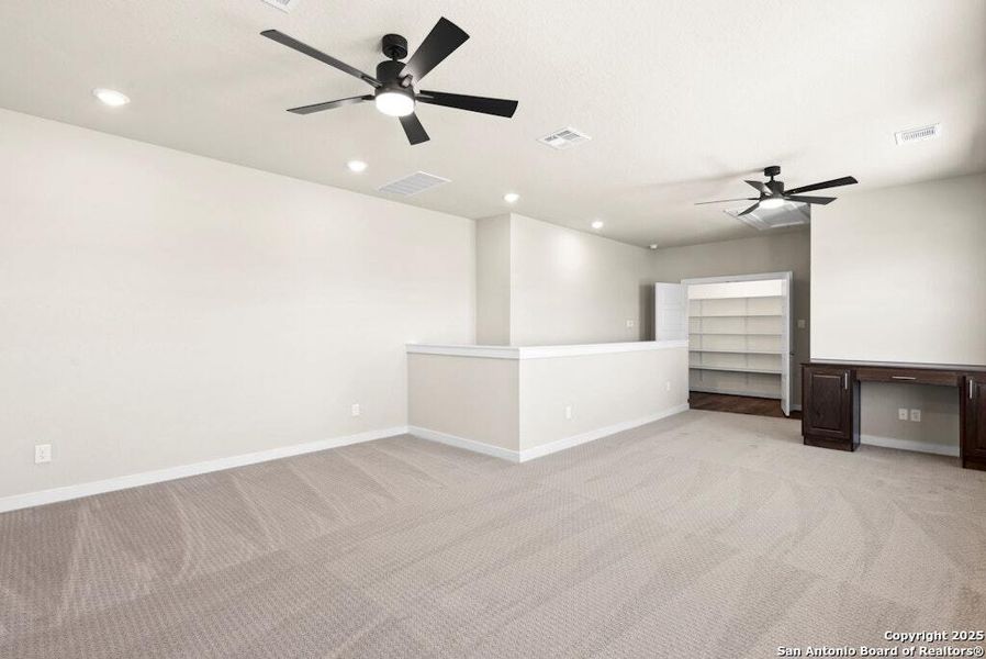 Spacious, unfurnished interior of a new home in The Crossvine, Schertz (Image 14).