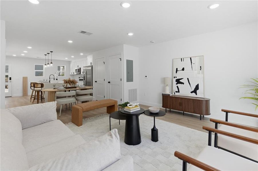 Furnished interior view inside a new home in , Altamonte Springs (Image 24).