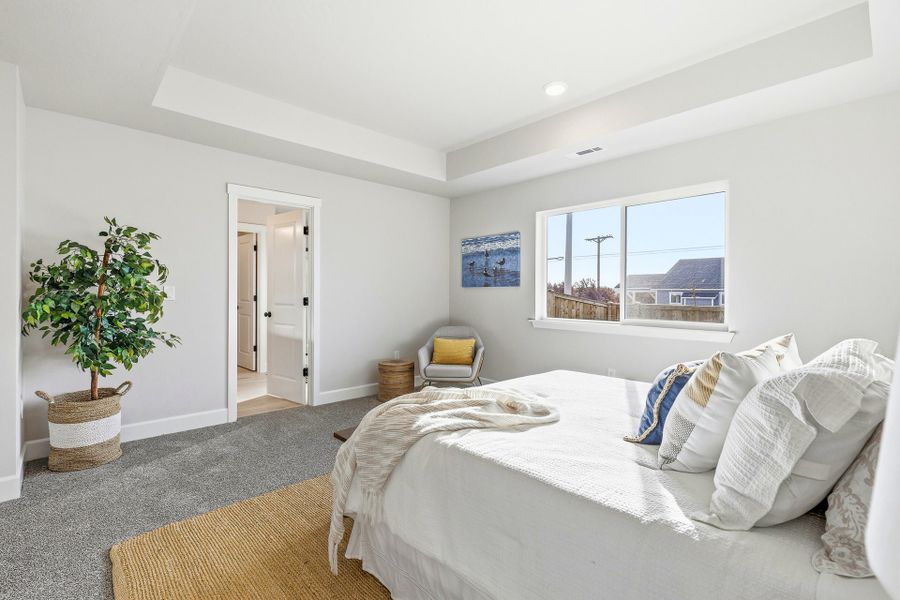 Furnished interior view inside a new home in Feather Ridge, Redmond (Image 28).