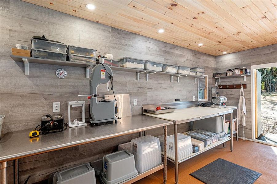 Community amenities in , Weirsdale (Image 30).