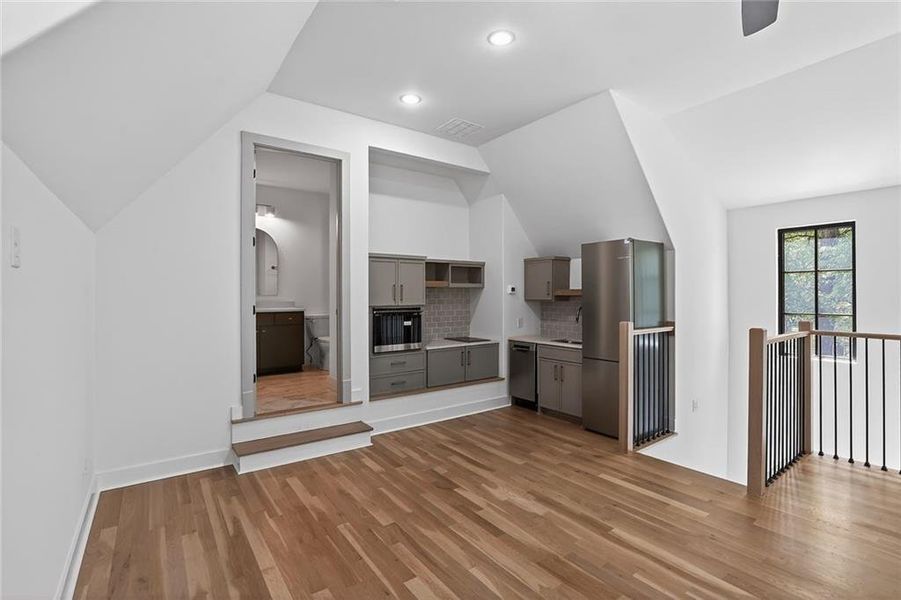 Image 75 of a home in .
