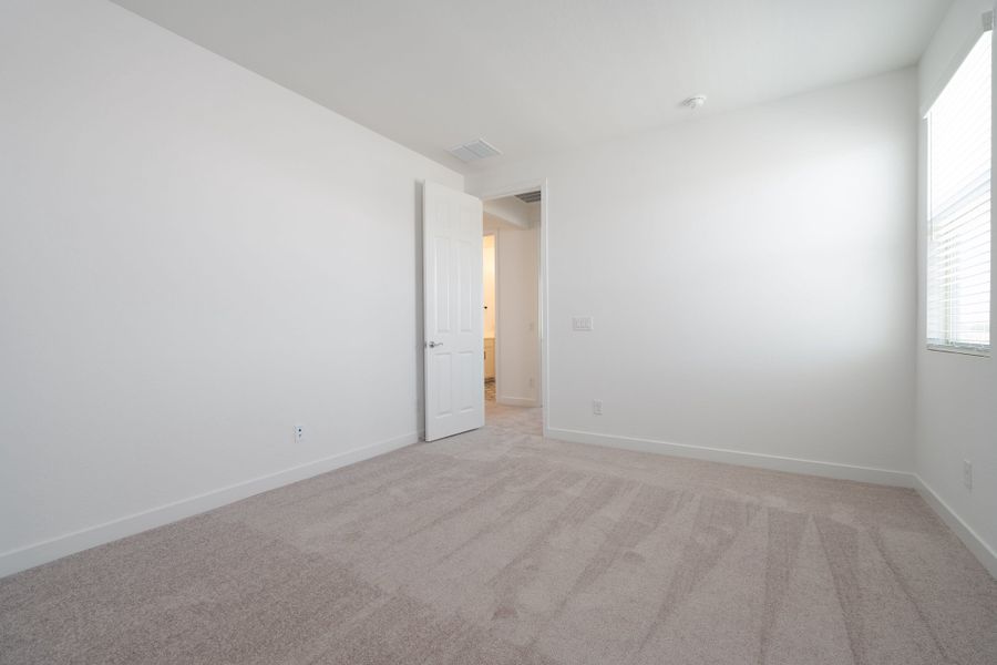 Spacious, unfurnished interior of a new home in Terraza, San Tan Valley (Image 16). Spacious, unfurnished interior of a new home in Terraza, San Tan Valley (Image 16).