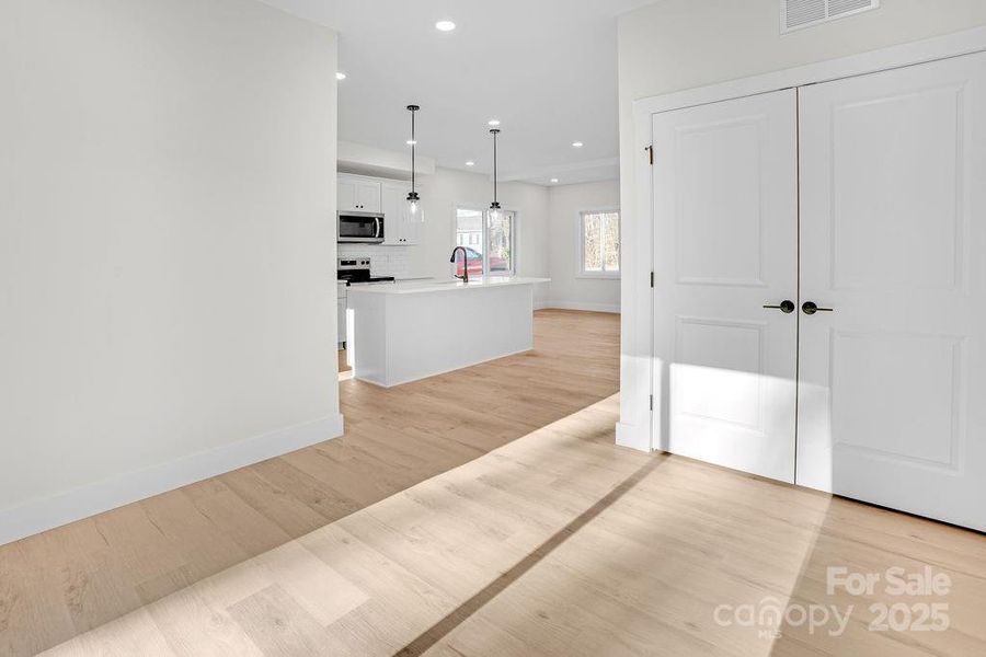 Spacious, unfurnished interior of a new home in , Lincolnton (Image 15).