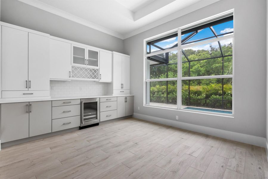 Spacious, unfurnished interior of a new home in , Vero Beach (Image 18).