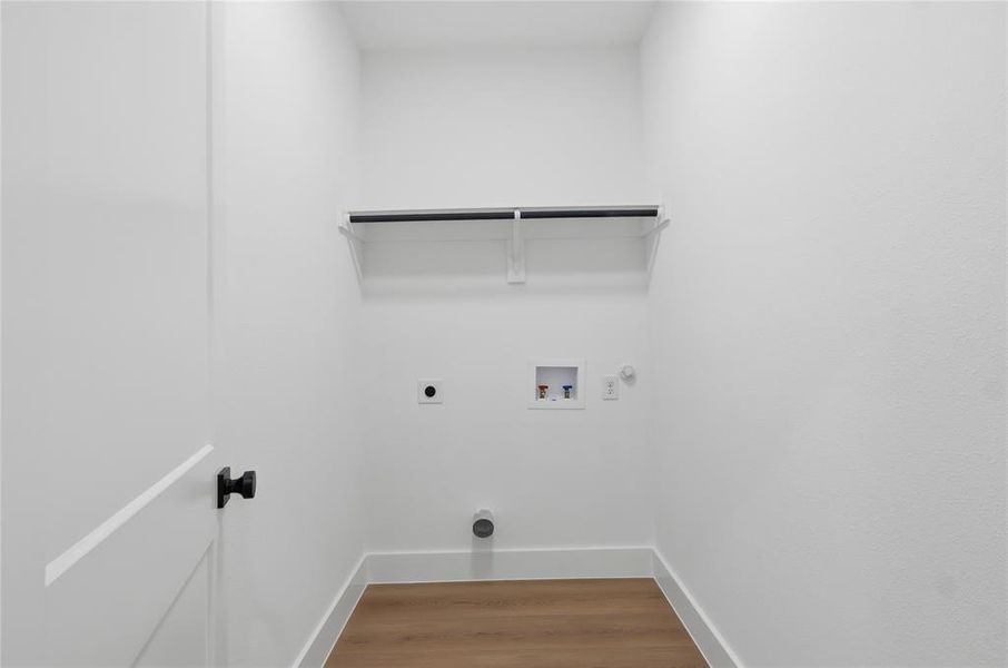 Spacious, unfurnished interior of a new home in , Dallas (Image 16).