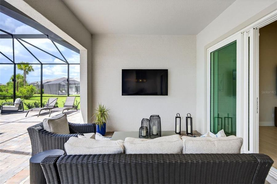 Exterior details and patio area of a home in , Venice (Image 32).