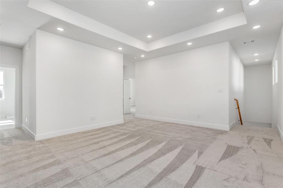 Spacious, unfurnished interior of a new home in , Richardson (Image 18).