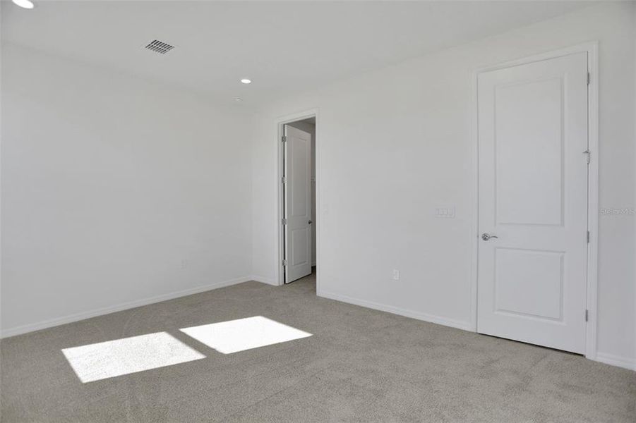Spacious, unfurnished interior of a new home in Turnleaf, Punta Gorda (Image 14).