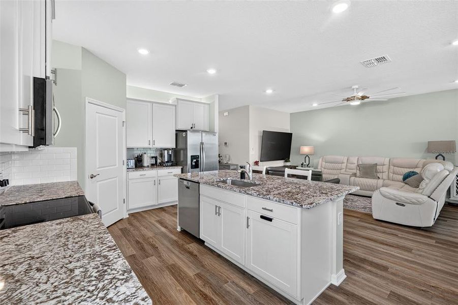 Furnished interior view inside a new home in Star Farms at Lakewood Ranch, Bradenton (Image 47). Furnished interior view inside a new home in Star Farms at Lakewood Ranch, Bradenton (Image 47).