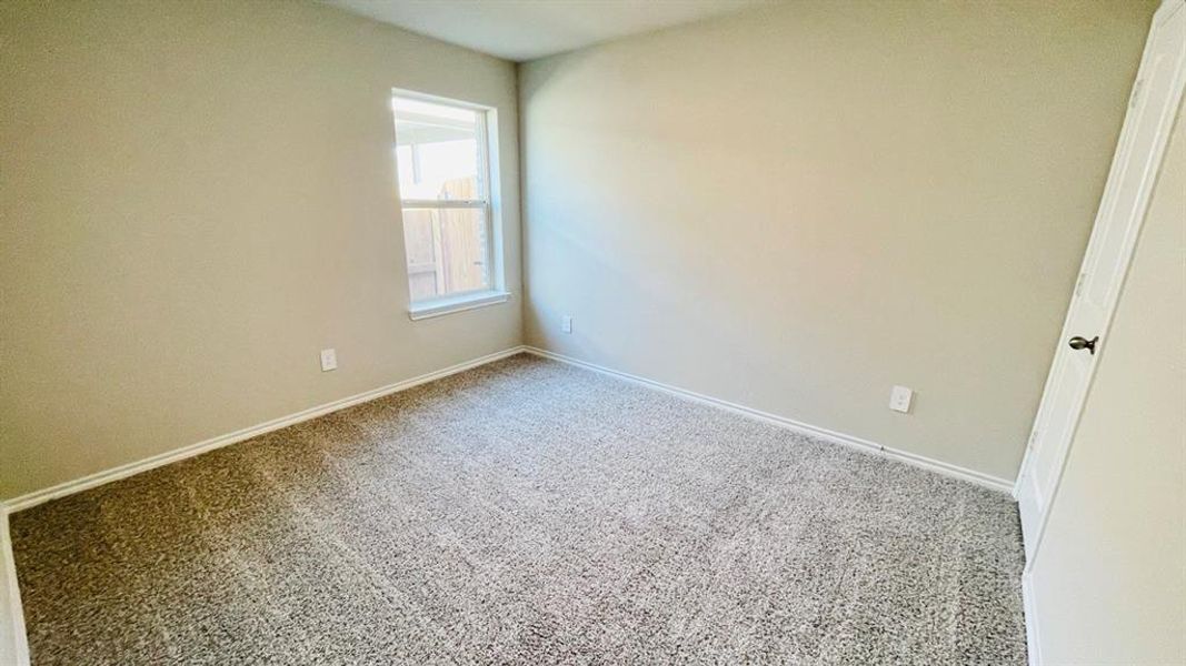 Spacious, unfurnished interior of a new home in Sunnycreek, Fort Worth (Image 15).