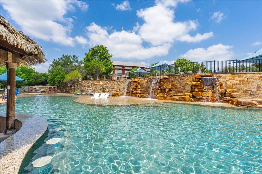 Community amenities in The Estates at Rough Hollow Vista Ridge, Lakeway (Image 36).