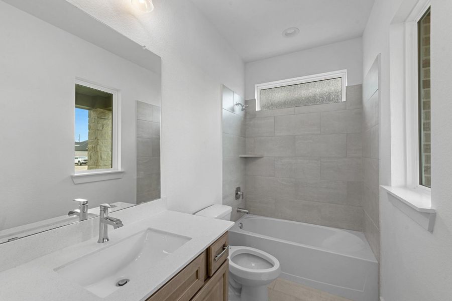 Furnished interior view inside a new home in Briarwood Crossing, Rosenberg (Image 11).