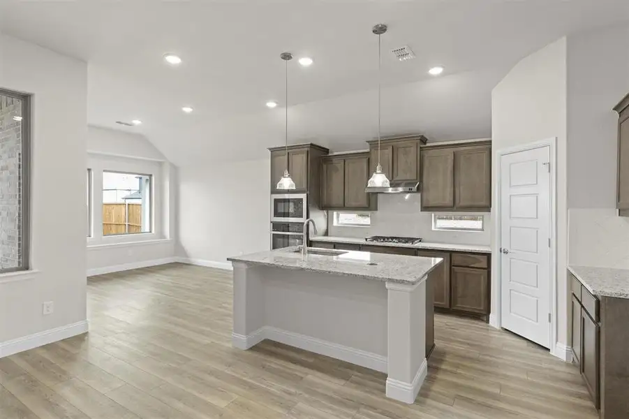 Coppel_05_Representative Photo