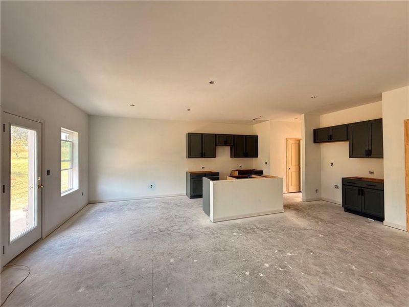 Spacious, unfurnished interior of a new home in Leydenview, Mableton (Image 13).