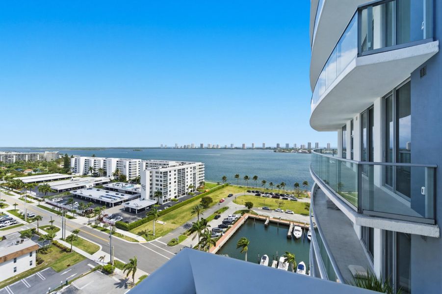 Nautilus_220_balcony_002 Nautilus_220_balcony_002